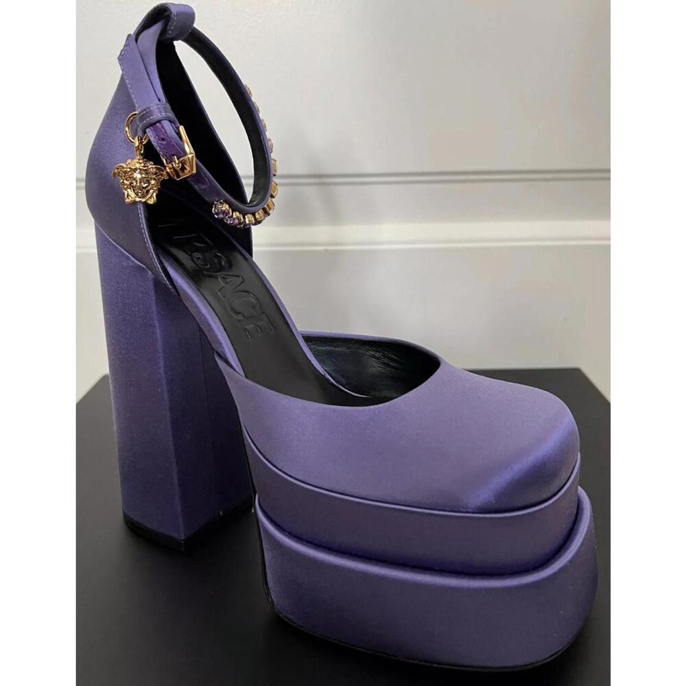 NIB Versace Medusa Aevitas Orchid Purple Satin Crystal Platform Pumps 40.5 $1575 - Picture 9 of 9